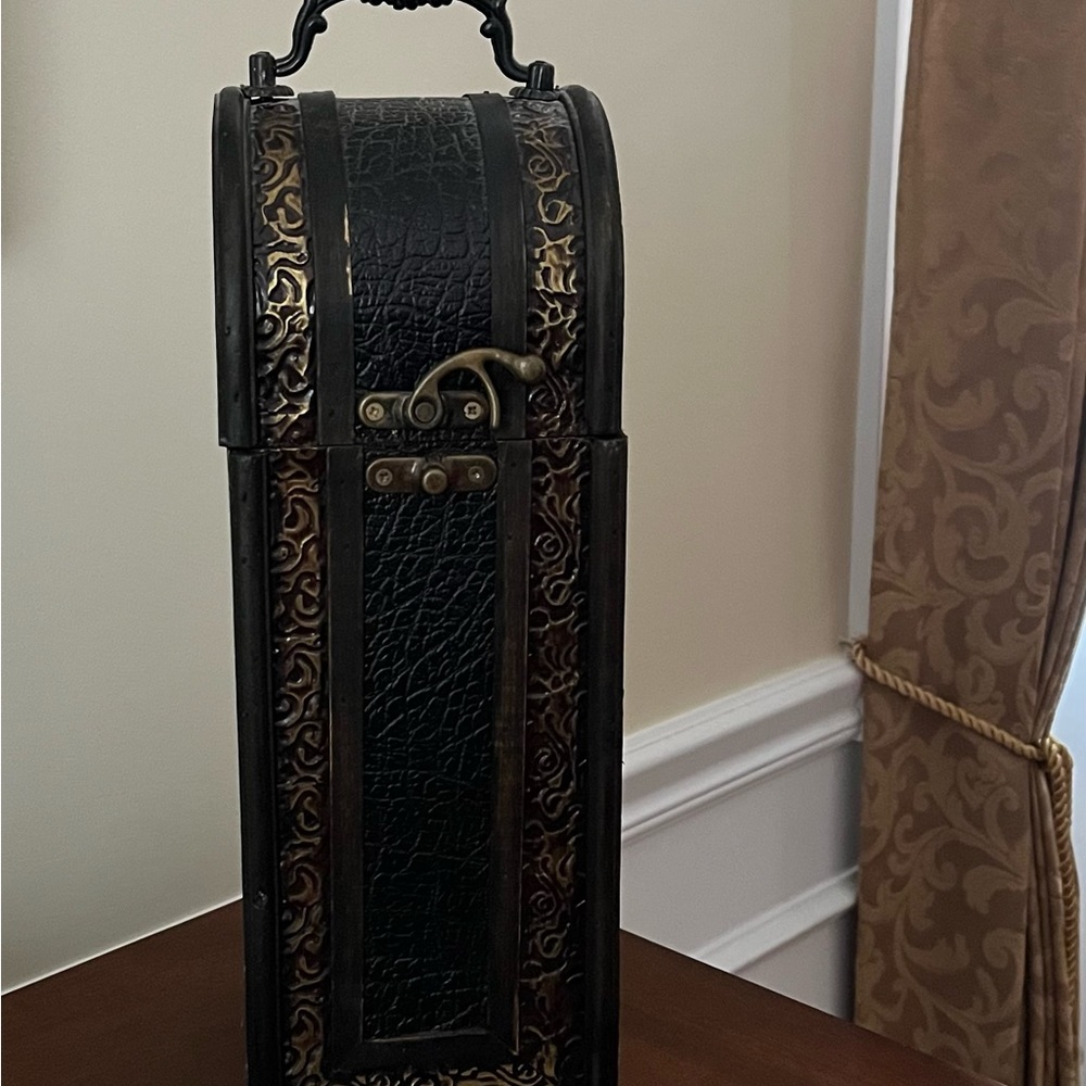 Wine storage or gift box